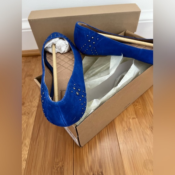 UGG Cobalt Blue Studded Suede Flats 8.5 BNIB - Picture 3 of 9